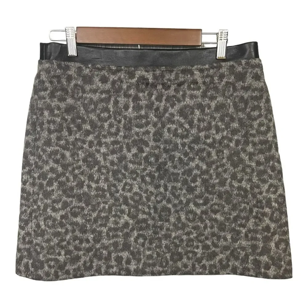 Club Monaco features heavyweight